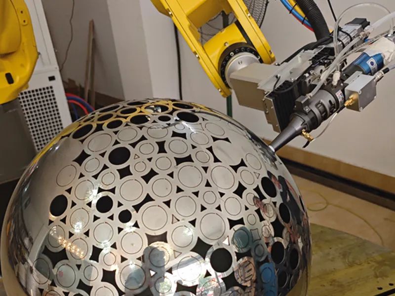 Robotic 3D laser cutting of sphere